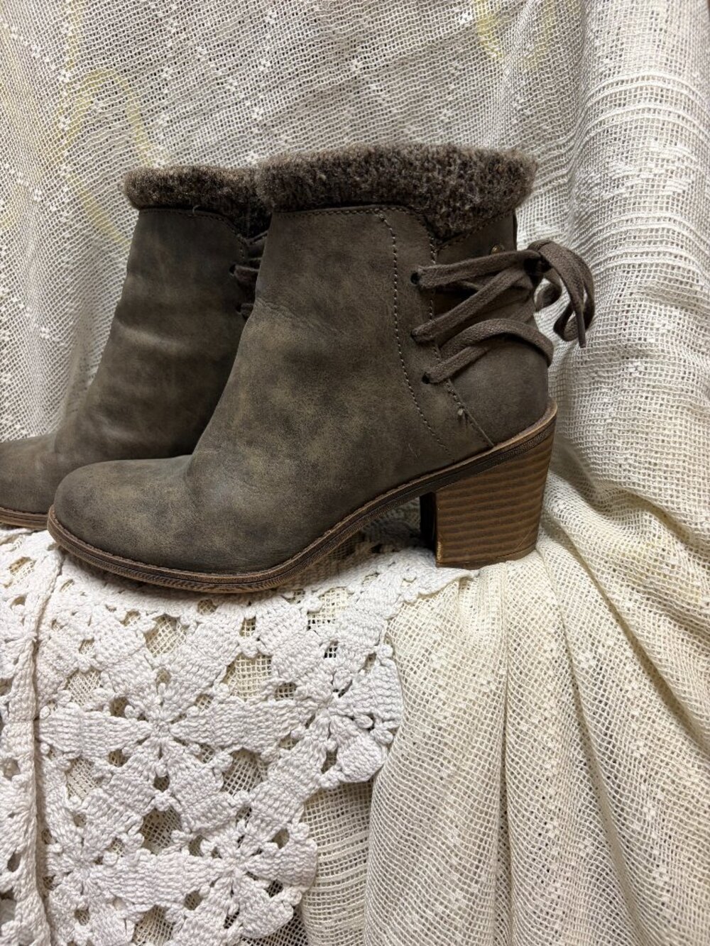 ROXY Gray Boot